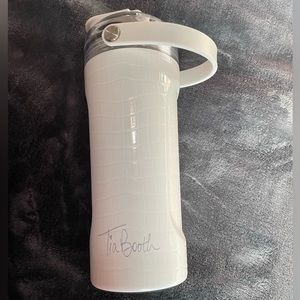 Brumate x Tia Booth shaker